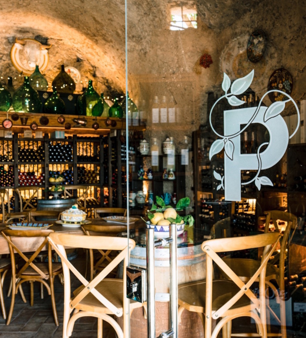 Wine tasting experience at Gli Ulivi restaurant on the Amalfi Coast with selected Italian wines and food pairing